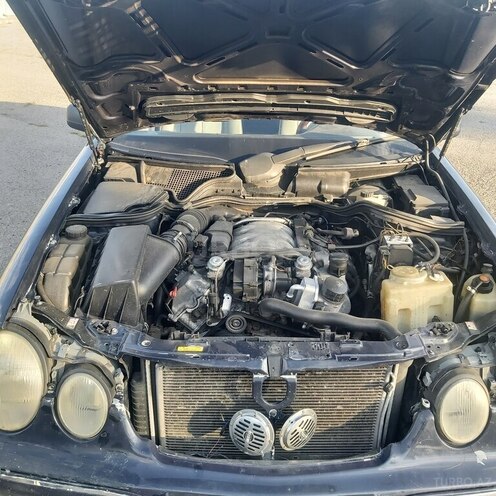 Mercedes E 240 1999, 190,000 km - 2.4 l - Gəncə