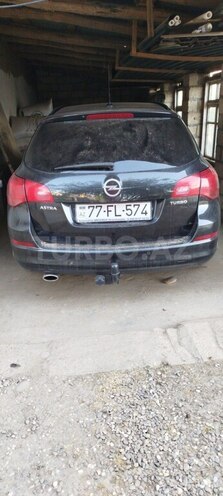 Opel Astra 2011, 18,000 km - 1.4 l - Qusar