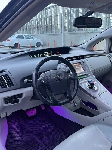 Toyota Prius-9