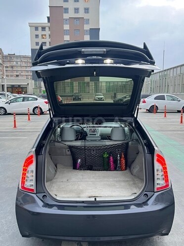 Toyota Prius-7