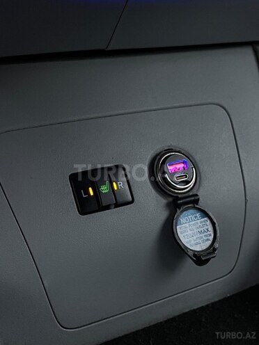 Toyota Prius-14