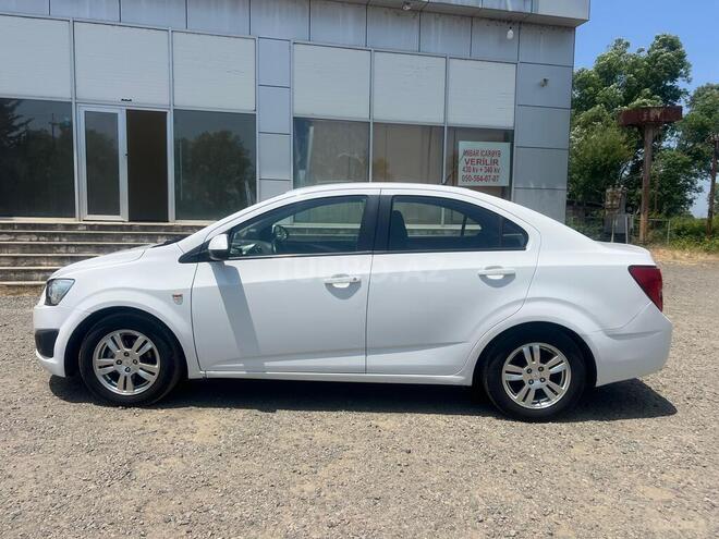 Chevrolet Aveo-14