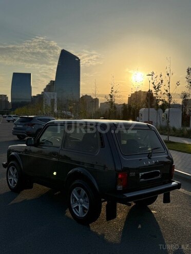 LADA (VAZ) Niva-8