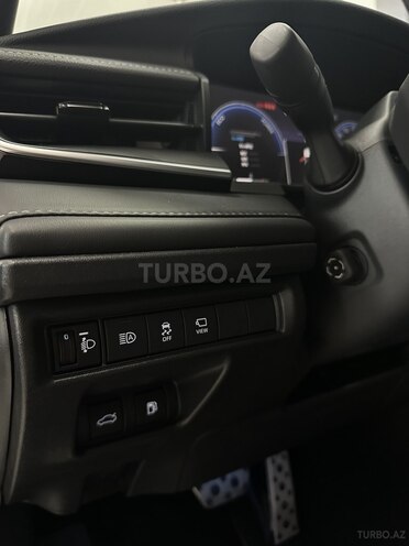 Toyota Camry-13