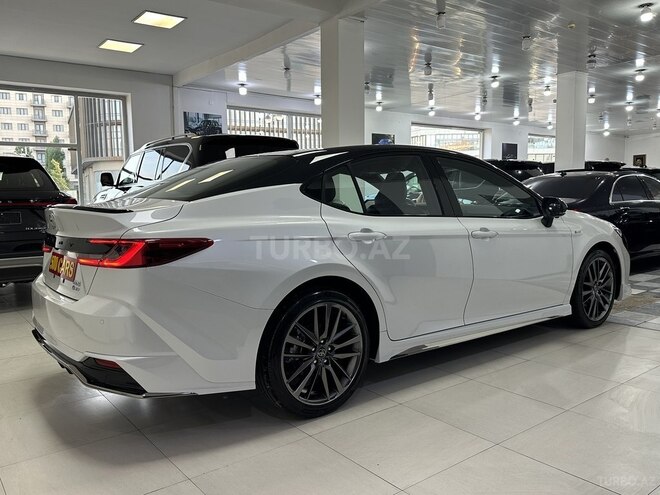 Toyota Camry-7