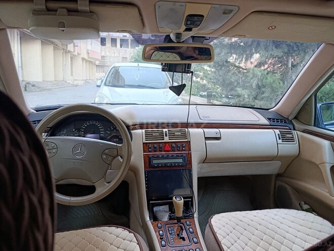 Mercedes E 220 d 1999, 346,000 km - 2.2 l - Bakı