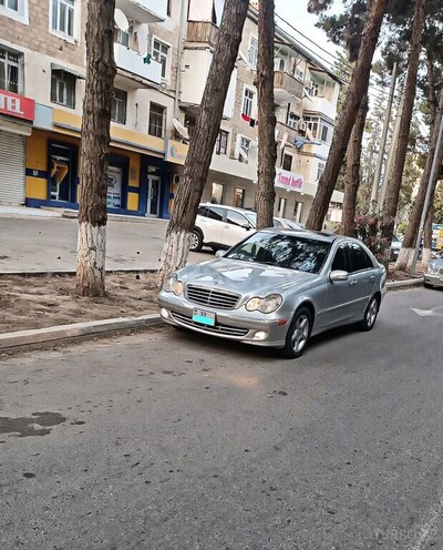 Mercedes C 240-1