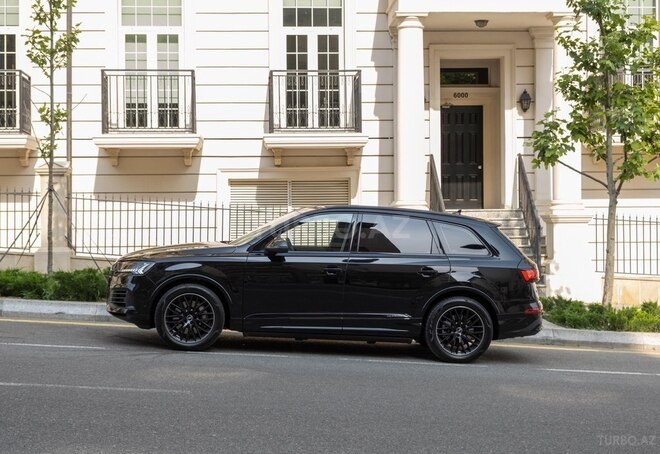 Audi Q7-2