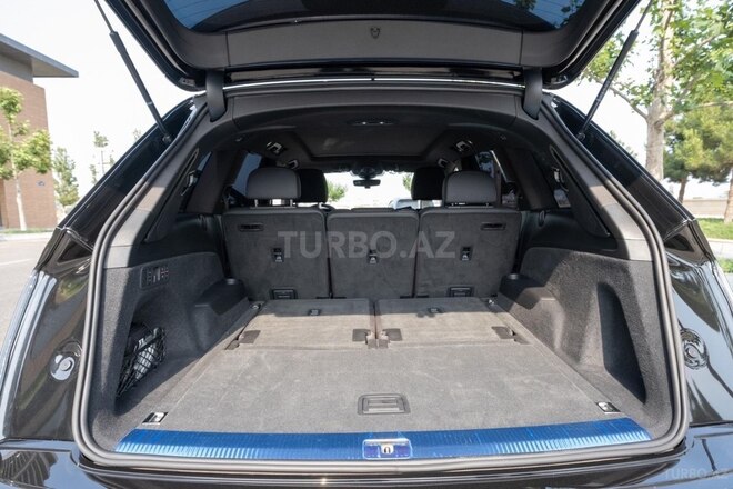 Audi Q7-12