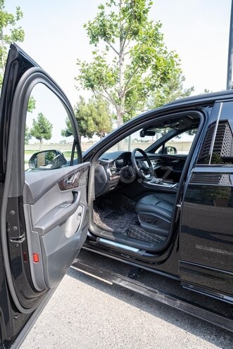 Audi Q7-20