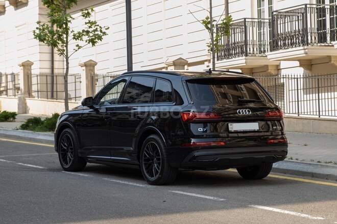 Audi Q7-10