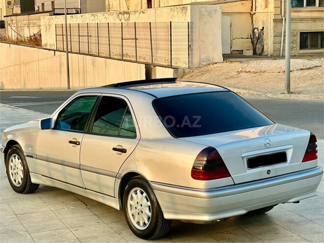 Mercedes C 220 d 2000, 228,585 km - 2.2 л - Bakı
