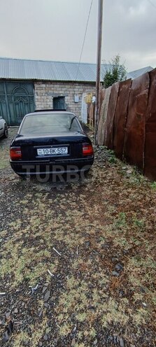 Opel Vectra 1993, 350,000 km - 1.8 l - Qəbələ