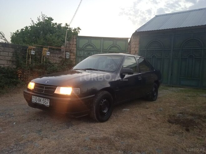 Opel Vectra 1993, 350,000 km - 1.8 l - Qəbələ