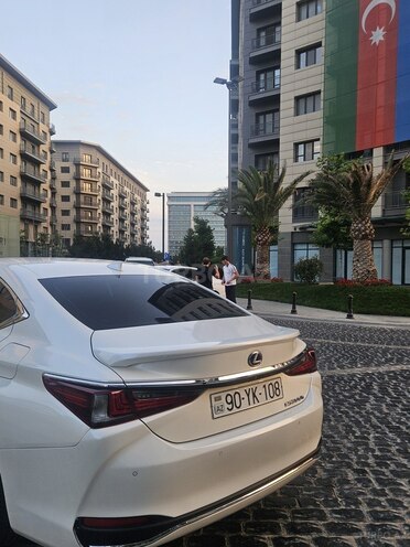 Lexus ES 300h 2020, 81,845 km - 2.5 l - Bakı