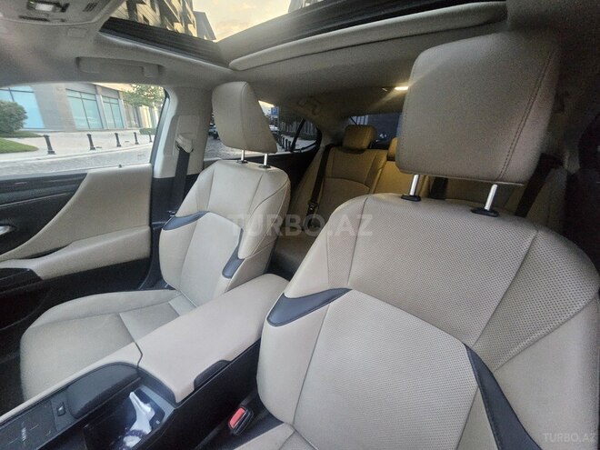 Lexus ES 300h 2020, 81,845 km - 2.5 l - Bakı