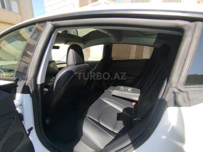 Tesla Model 3-7