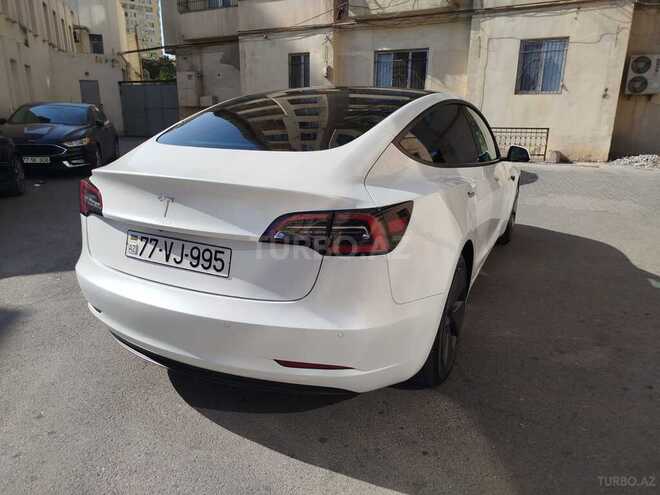Tesla Model 3-12