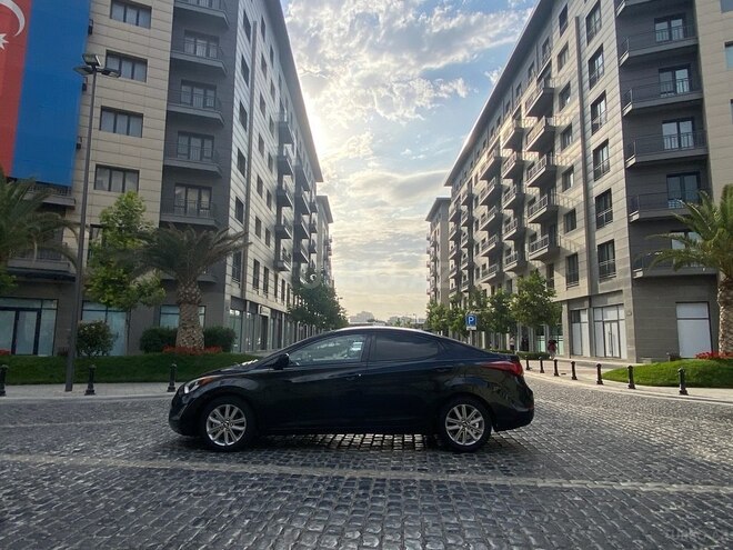 Hyundai Elantra 2015, 95,000 km - 1.8 l - Bakı