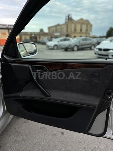 Mercedes E 320 2000, 530,000 km - 3.2 l - Bakı