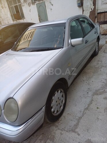 Mercedes E 240 1998, 280,000 km - 2.4 l - Bakı