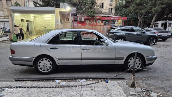Mercedes E 230 1996, 357,000 km - 2.3 l - Bakı