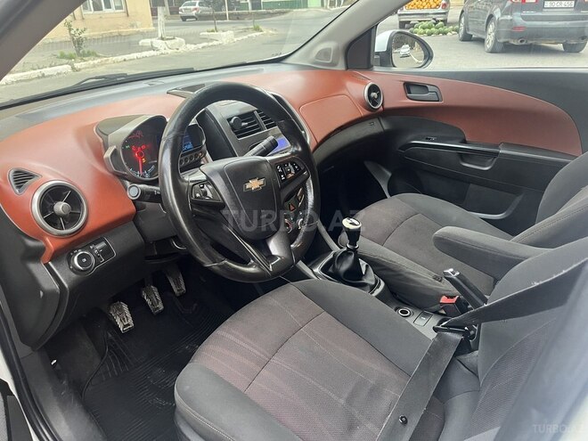 Chevrolet Aveo-6