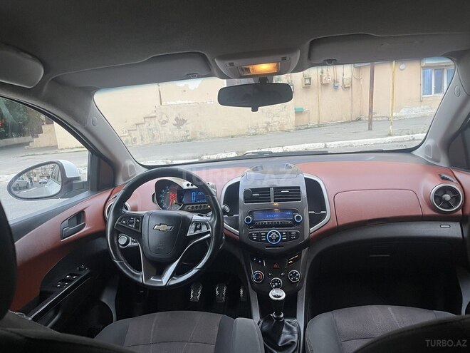 Chevrolet Aveo-5
