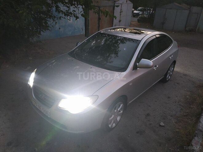 Hyundai Elantra-4