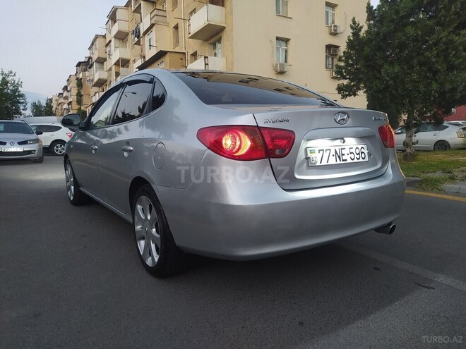 Hyundai Elantra-3