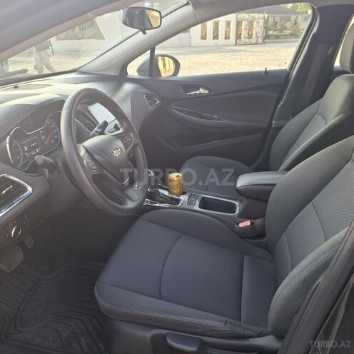 Chevrolet Cruze-10