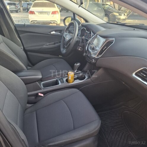 Chevrolet Cruze-11
