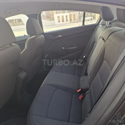 Chevrolet Cruze-13