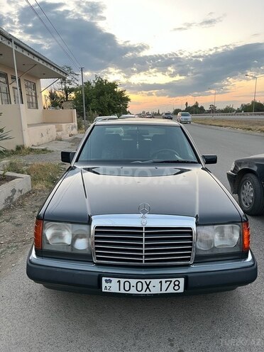 Mercedes E 230 1991, 363,000 km - 2.3 l - Goranboy