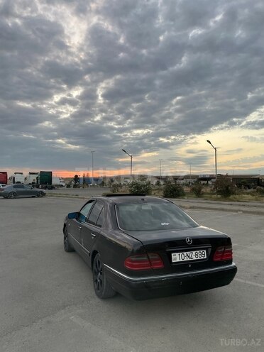 Mercedes E 240 1998, 120,000 km - 2.4 l - Bakı