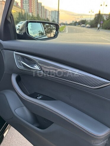 Cadillac CT5-13