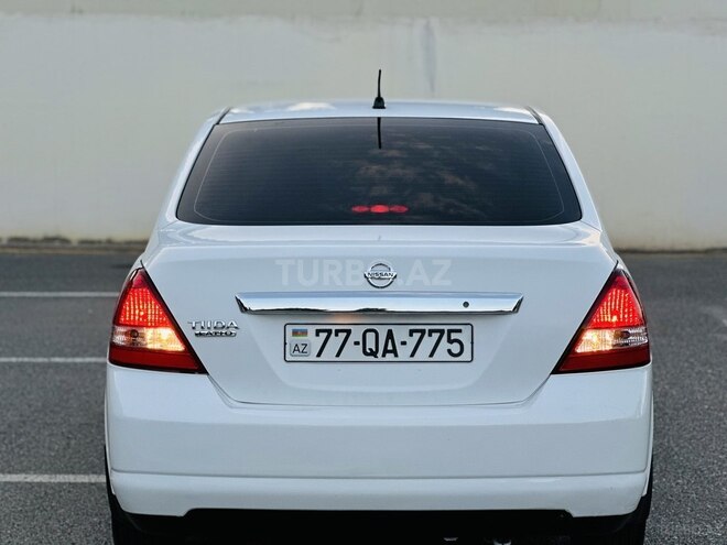 Nissan Tiida-9