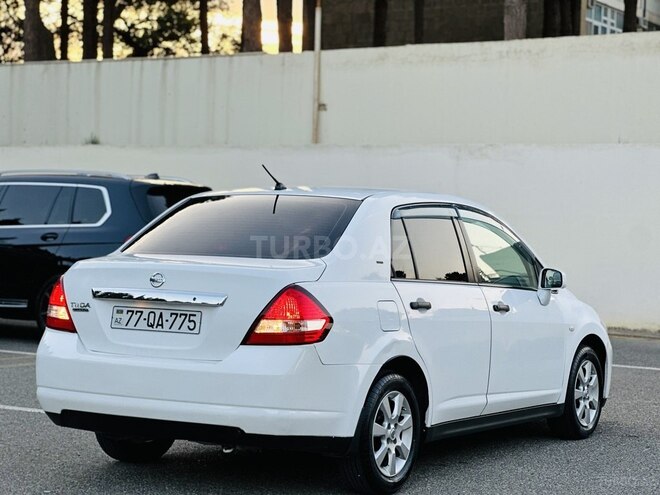 Nissan Tiida-8