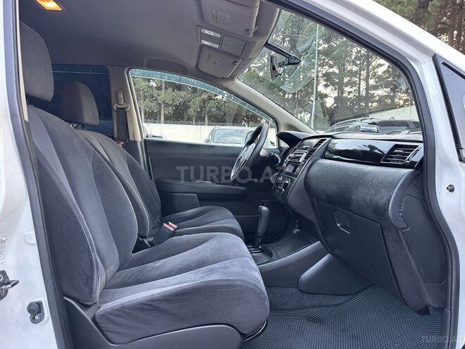 Nissan Tiida-20