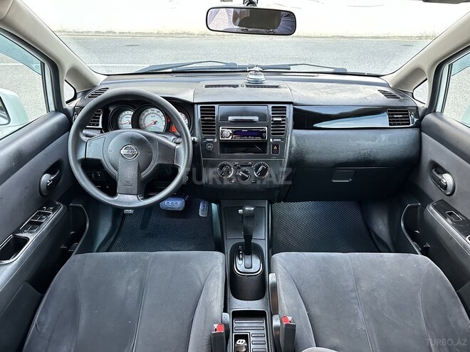 Nissan Tiida-17