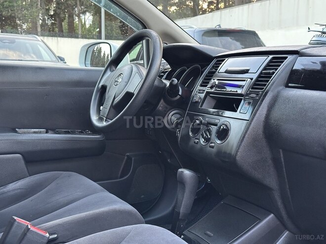 Nissan Tiida-19