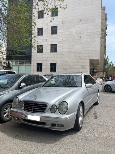 Mercedes E 220 d 2000, 350,000 km - 2.2 l - Masallı