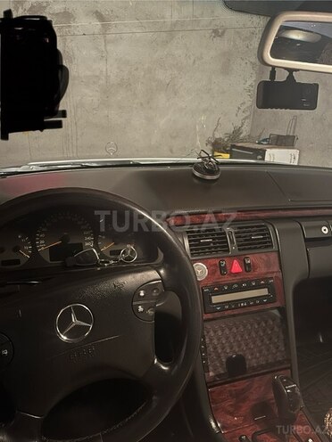 Mercedes E 220 d 2000, 350,000 km - 2.2 l - Masallı