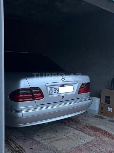 Mercedes E 220 d 2000, 350,000 km - 2.2 l - Masallı