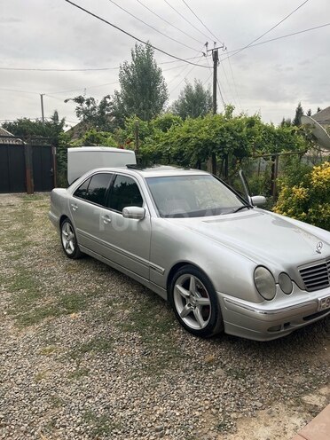 Mercedes E 220 d 2000, 350,000 km - 2.2 l - Masallı