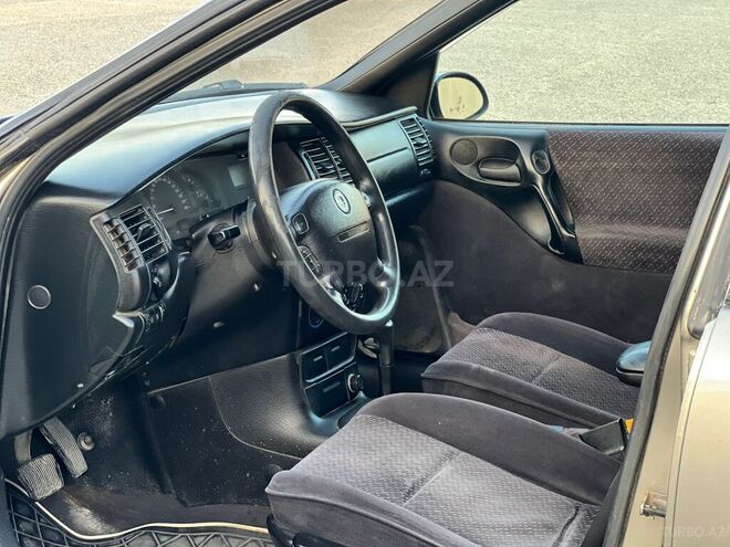 Opel Vectra 1997, 326,000 km - 2.0 l - Sumqayıt