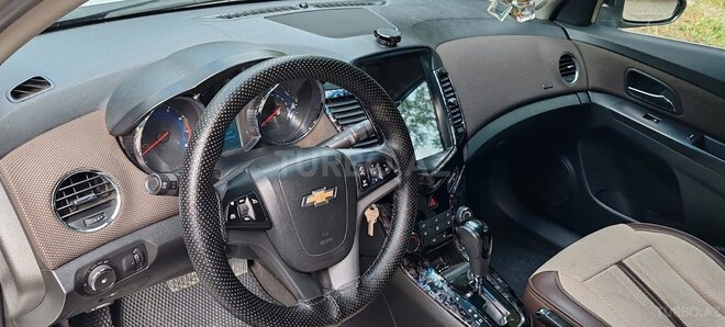 Chevrolet Cruze 2015, 328,000 km - 1.4 l - Qazax