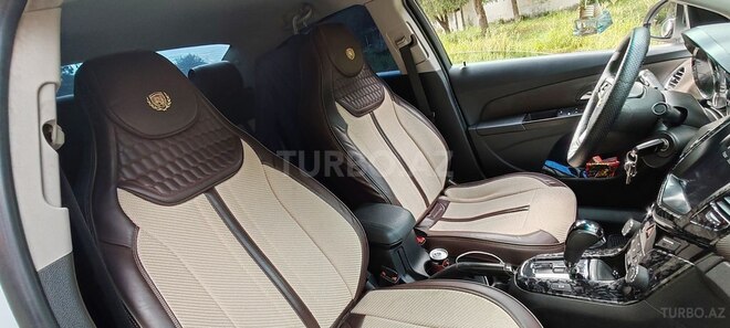 Chevrolet Cruze 2015, 328,000 km - 1.4 l - Qazax