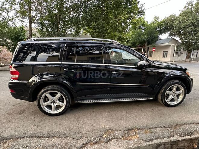 Mercedes GL 550-10