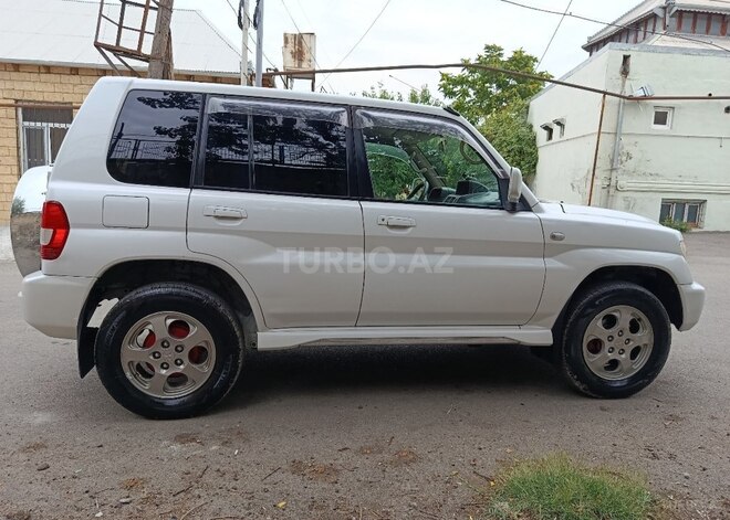 Mitsubishi Pajero io 2003, 218,695 km - 2.0 л - Gəncə